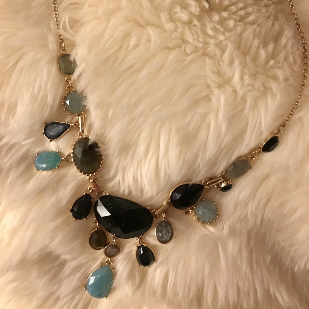•LOFT• statement necklace